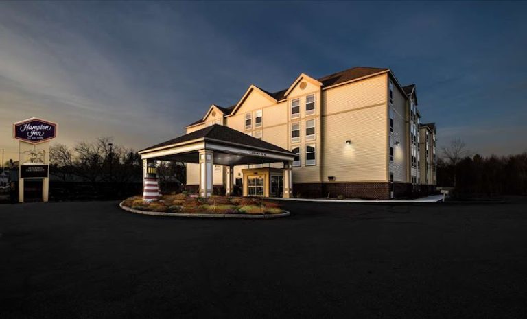 Hampton Inn Waterville 768x465