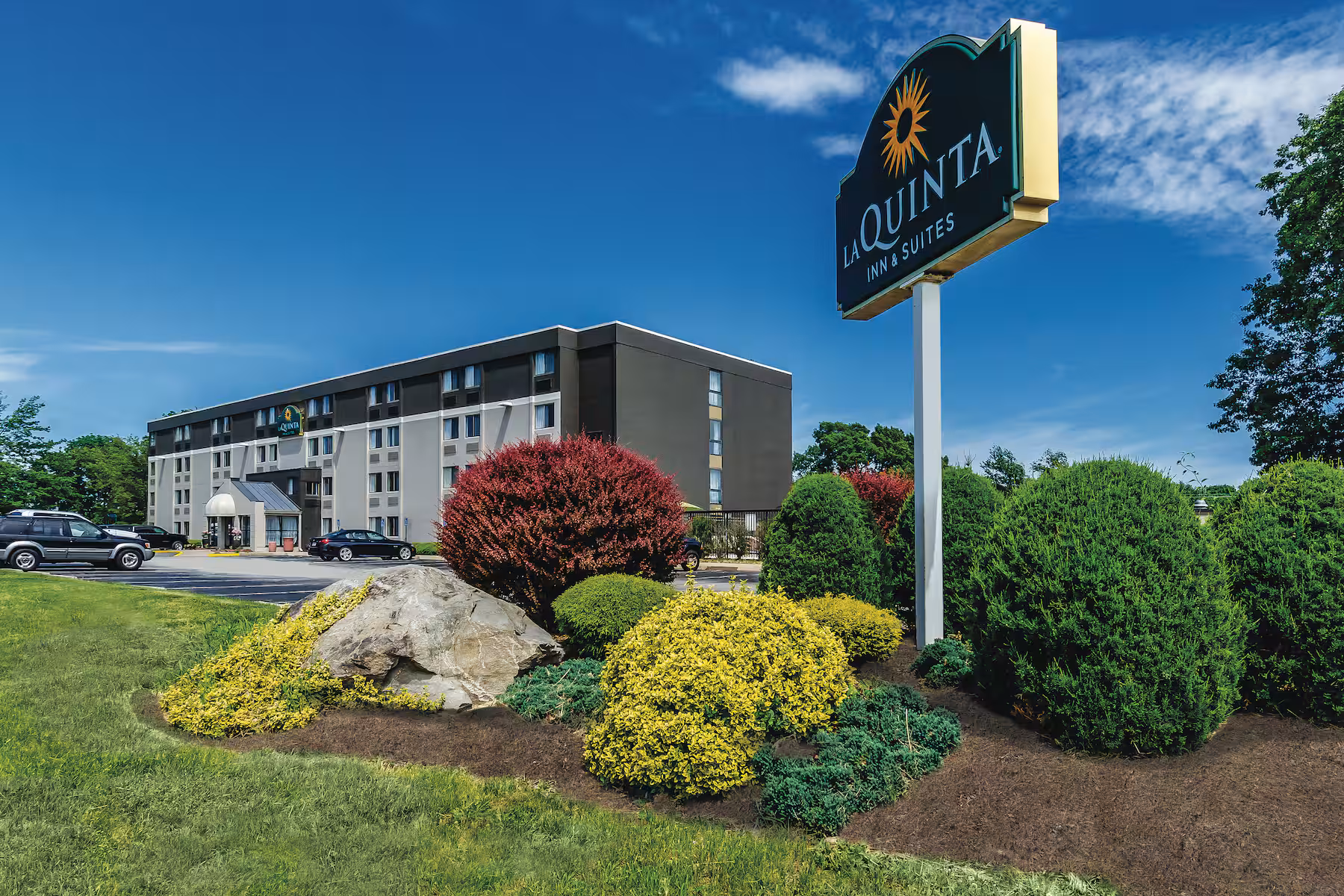 53110 exterior view 1