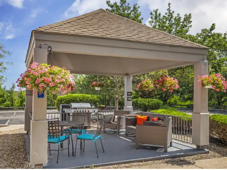 sim bostonburlington bbq 1 800x600 1 768x576